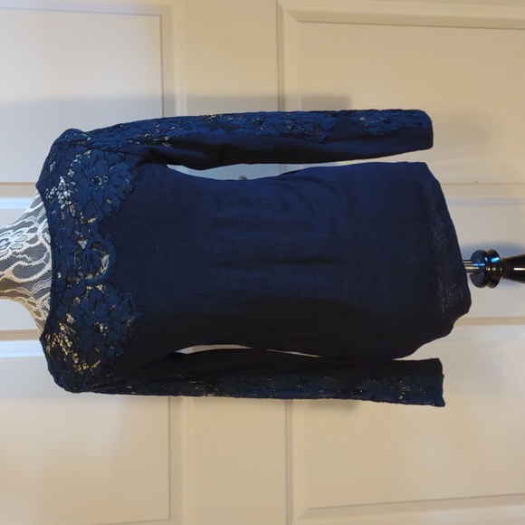 Sundance Blue Anabella Elegant Linen and Lace Top - Picture 4 of 9